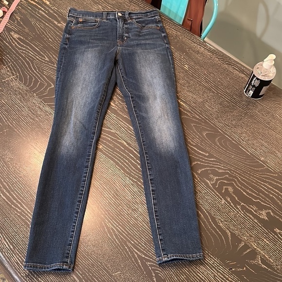 GAP true skinny high rise, medium wash, light distressing, size 26 - Picture 3 of 11